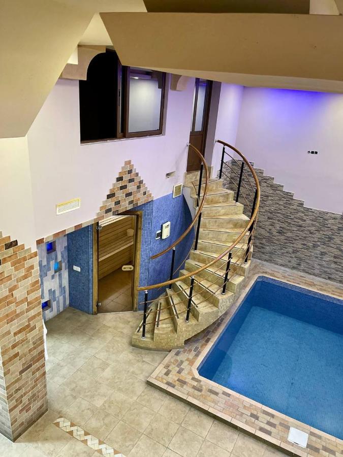 Joy Hotel Apartament 耶烈万 外观 照片