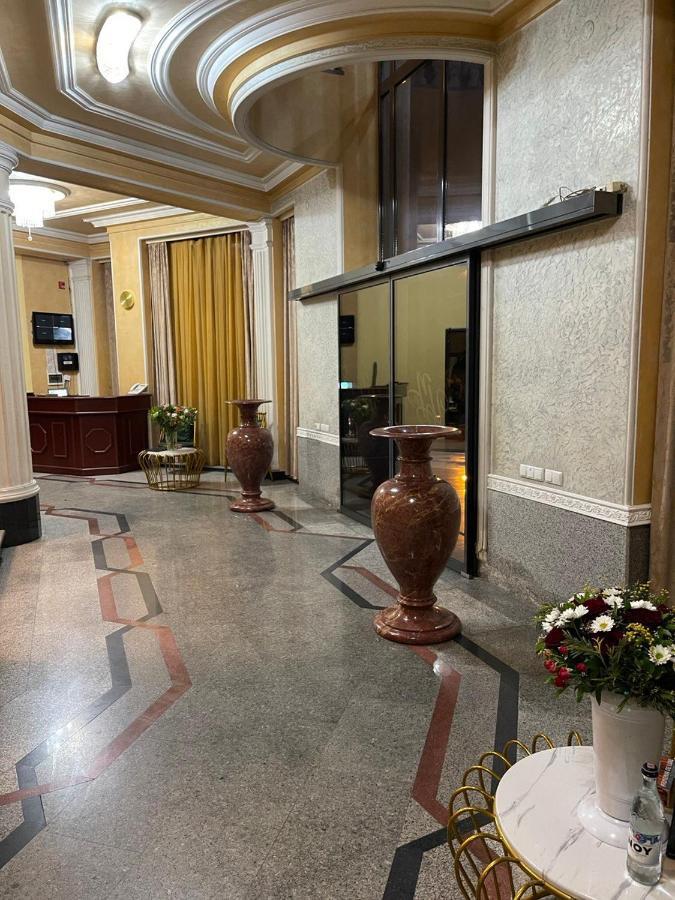 Joy Hotel Apartament 耶烈万 外观 照片