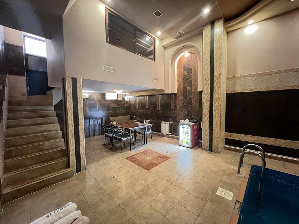 Joy Hotel Apartament 耶烈万 外观 照片