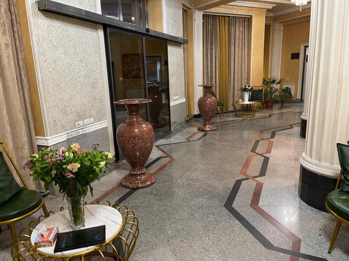 Joy Hotel Apartament 耶烈万 外观 照片