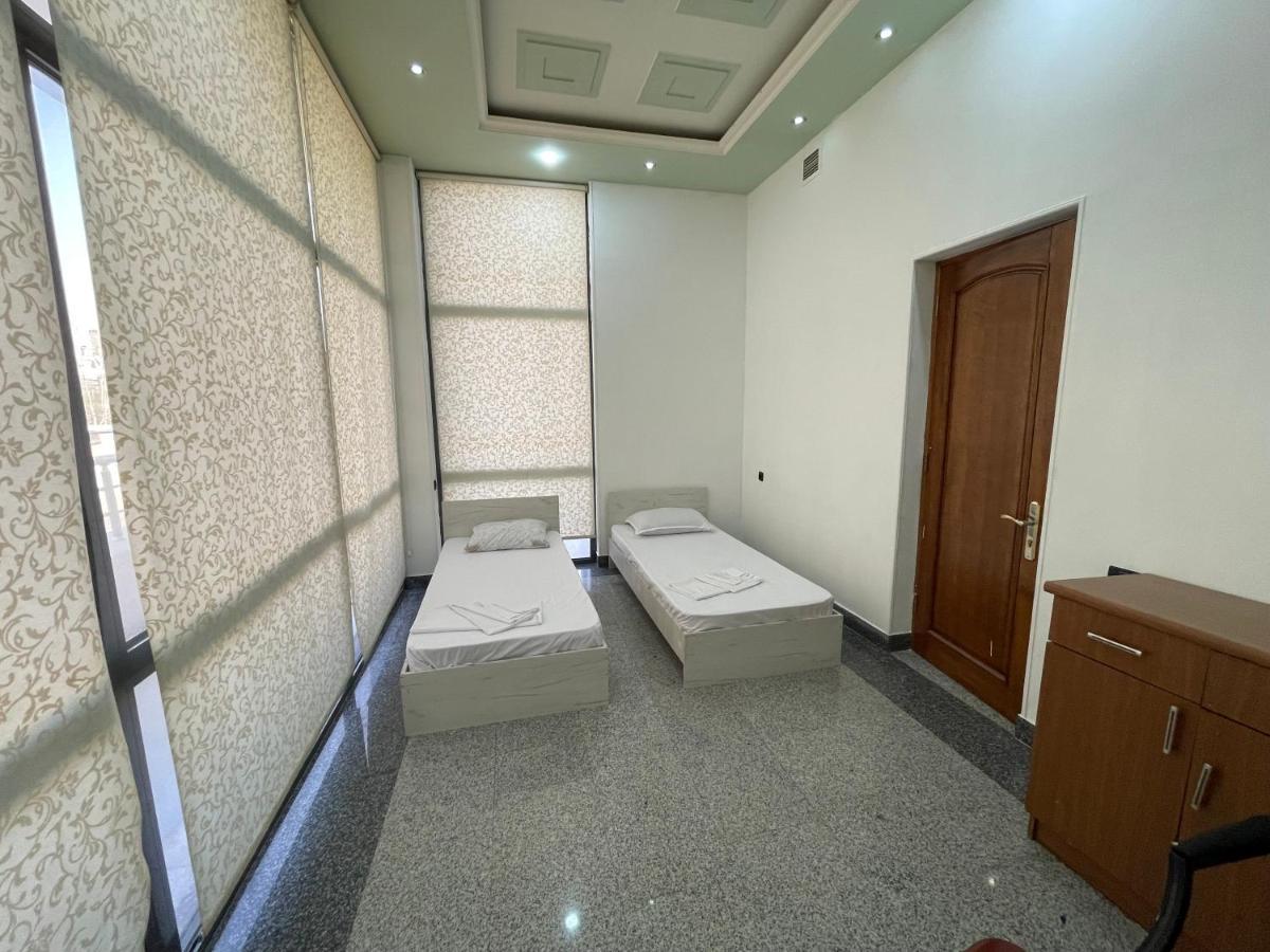 Joy Hotel Apartament 耶烈万 外观 照片