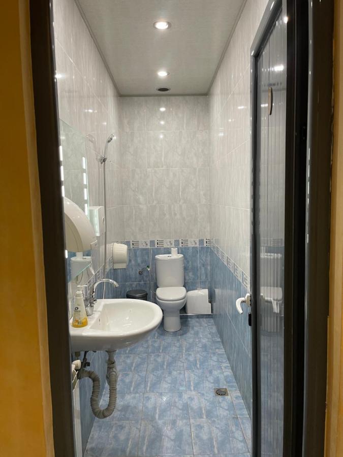 Joy Hotel Apartament 耶烈万 外观 照片